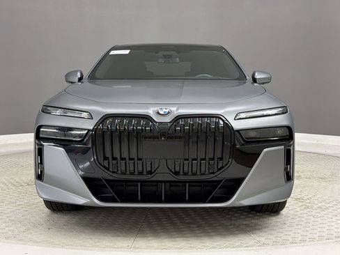 Certified 2024 BMW 760i xDrive w/ Executive Package AWD/4WD image 6