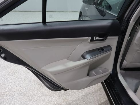 Used 2014 Toyota Camry XLE w/ Leather Package FWD image 20