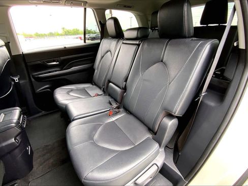 Used 2024 Toyota Grand Highlander Limited AWD/4WD image 20