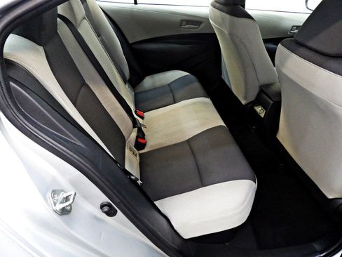 Used 2025 Toyota Corolla LE FWD image 15