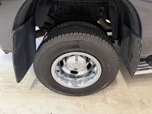 Used 2017 RAM 3500 Tradesman w/ Chrome Appearance Group image 11