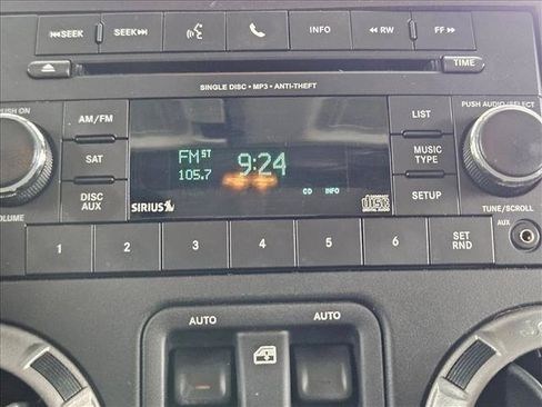 Used 2017 Jeep Wrangler Sport w/ Quick Order Package 24S AWD/4WD image 11