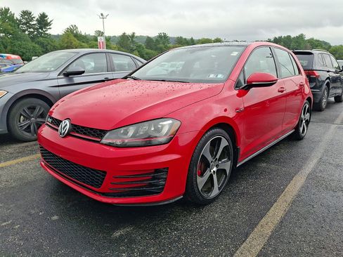 Used 2015 Volkswagen GTI 4-Door FWD image 3