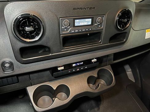 Used 2025 Mercedes-Benz Sprinter 2500 image 29