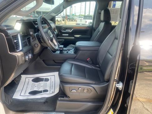 Used 2025 GMC Sierra 1500 Denali AWD/4WD image 12