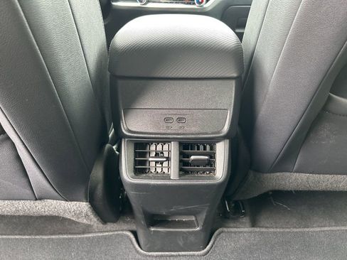 Used 2025 Chevrolet Equinox LT w/ Convenience Package II image 34