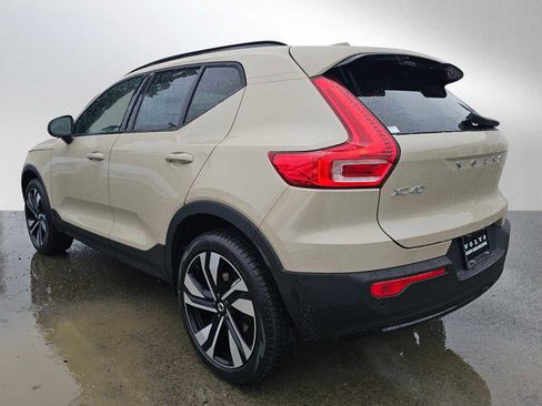New 2026 Volvo XC40 B5 Ultra w/ Climate Package image 5