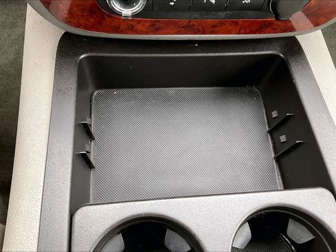 Used 2009 Chevrolet Tahoe LT image 16