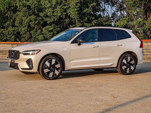 Certified 2024 Volvo XC60 T8 Plus w/ Protection Package Premier AWD/4WD image 3