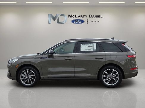 Used 2025 Lincoln Corsair Grand Touring w/ Equipment Group 301A AWD/4WD image 3