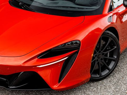 New 2026 McLaren Artura RWD image 30