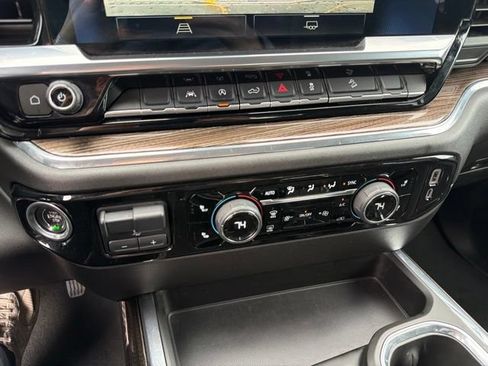 Used 2023 Chevrolet Silverado 1500 LT AWD/4WD image 33