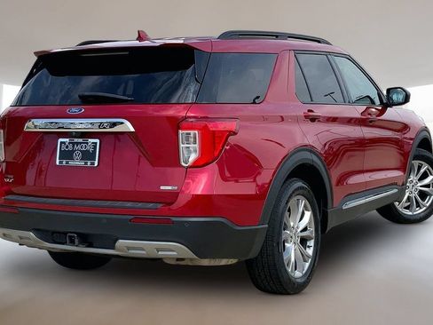 Used 2020 Ford Explorer XLT w/ Equipment Group 202A AWD/4WD image 2
