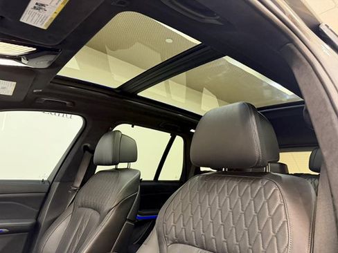 Used 2024 BMW X5 M60i AWD/4WD image 9