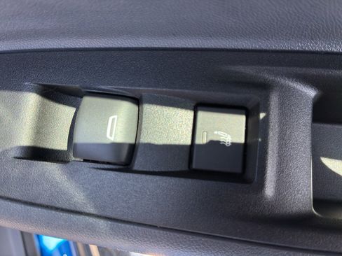 Used 2021 Chevrolet Bolt Premier w/ Infotainment Package FWD image 55