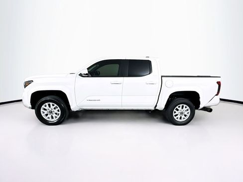 Used 2025 Toyota Tacoma SR5 image 6