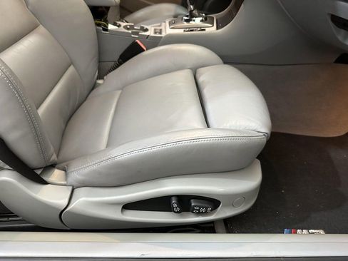 Used 2005 BMW M3 Convertible image 33