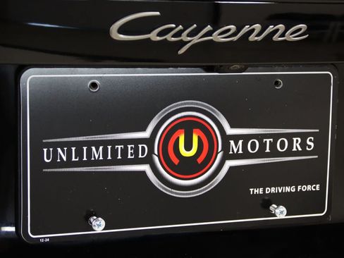 Used 2022 Porsche Cayenne Platinum Edition AWD/4WD image 13