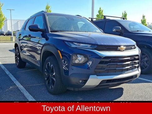 Used 2023 Chevrolet TrailBlazer LT w/ Convenience Package AWD/4WD image 1