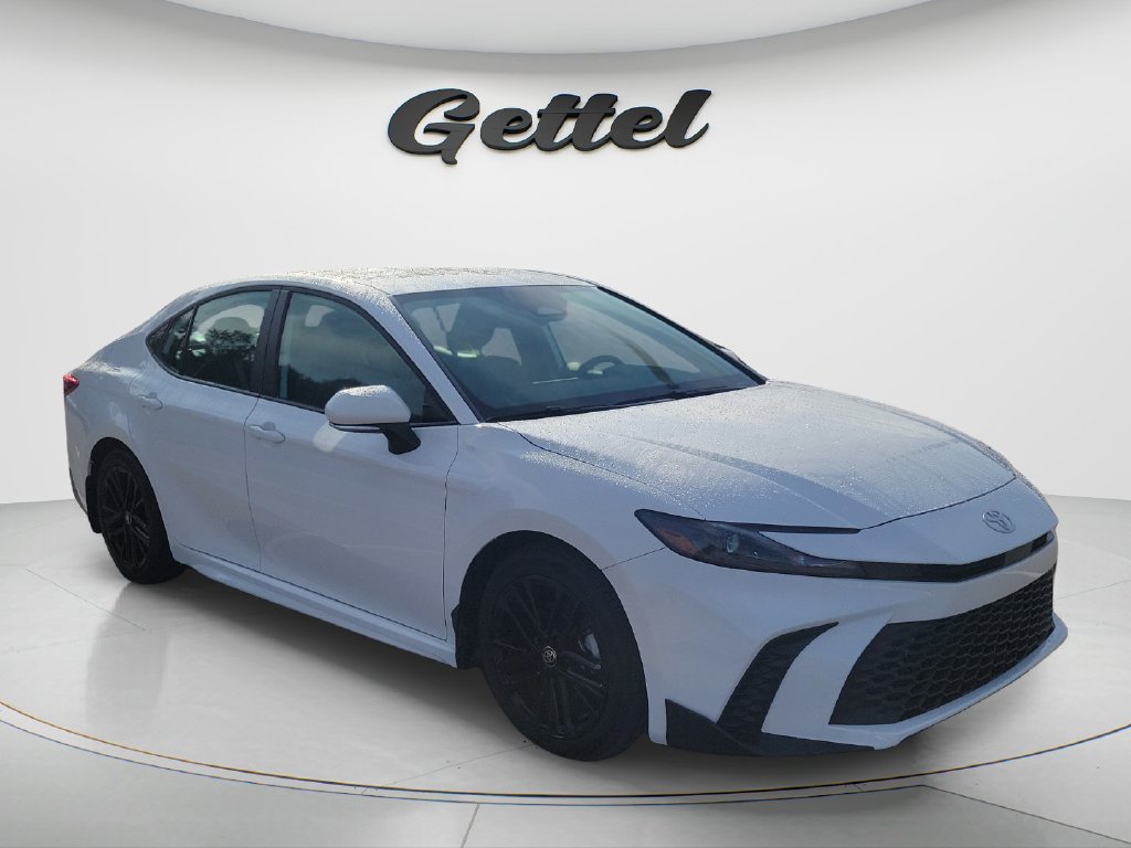 Used 2026 Toyota Camry SE FWD image 3