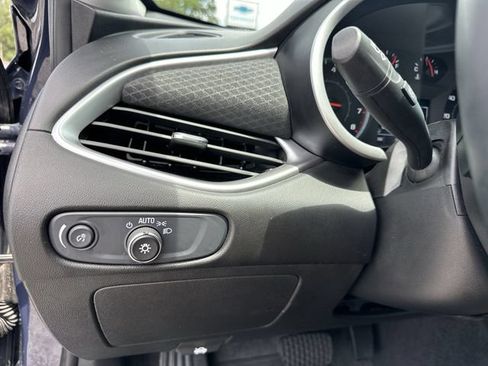 Used 2025 Chevrolet Malibu RS FWD image 28