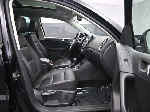 Used 2017 Volkswagen Tiguan Wolfsburg Edition FWD image 29