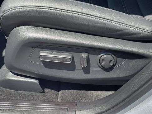 Used 2025 Honda CR-V EX-L image 10