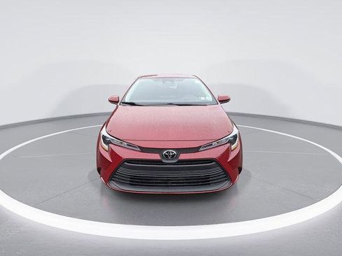Certified 2025 Toyota Corolla LE image 5