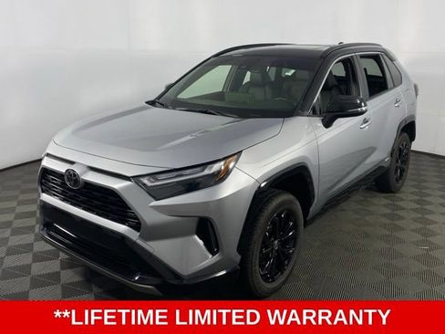 Used 2025 Toyota RAV4 XSE AWD/4WD image 3
