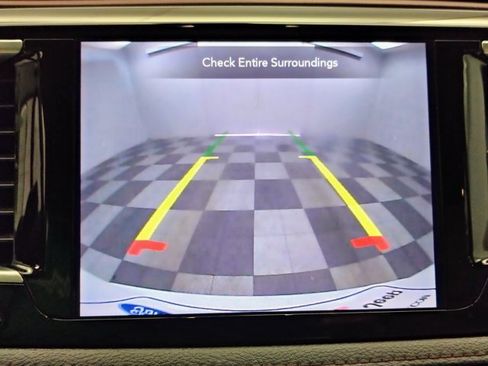 Used 2020 Chrysler Pacifica Limited FWD image 4