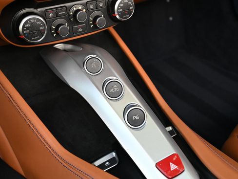 Used 2015 Ferrari California T RWD image 65