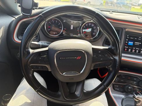 Used 2019 Dodge Challenger SXT RWD image 11