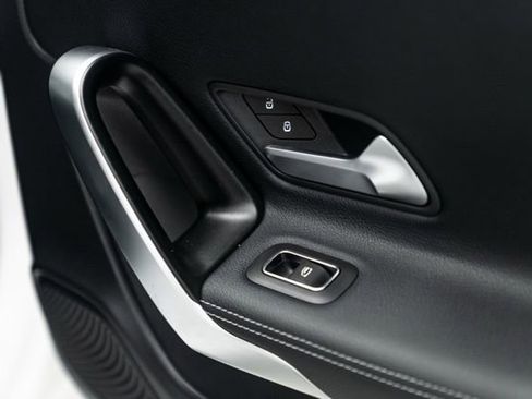 Used 2025 Mercedes-Benz CLA 250 image 30