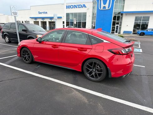 Used 2023 Honda Civic Sport Touring image 9