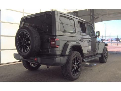 Used 2025 Jeep Wrangler Unlimited Sahara AWD/4WD image 3