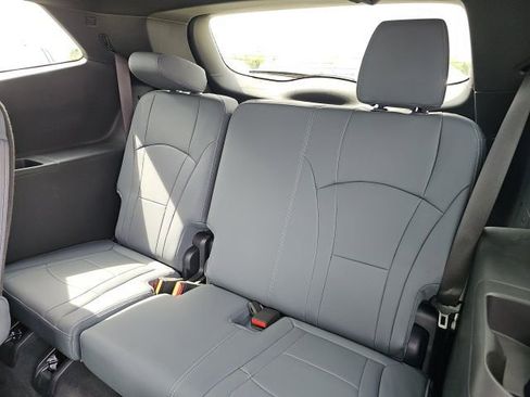 Used 2023 Buick Enclave Essence FWD image 27