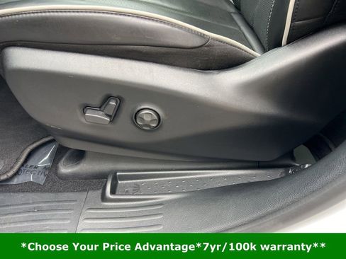 Certified 2025 Chrysler Pacifica Limited image 49