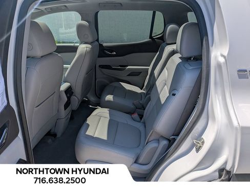 Used 2021 GMC Acadia SLT w/ Technology Package AWD/4WD image 12
