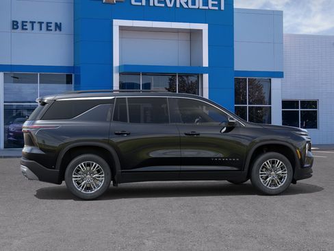 New 2026 Chevrolet Traverse LT w/ Driver Confidence Package AWD/4WD image 5