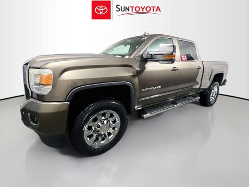 Used 2015 GMC Sierra 2500 Denali w/ Duramax Plus Package AWD/4WD image 9