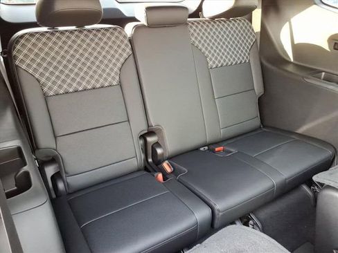 New 2026 GMC Acadia Denali w/ Super Cruise Package image 25