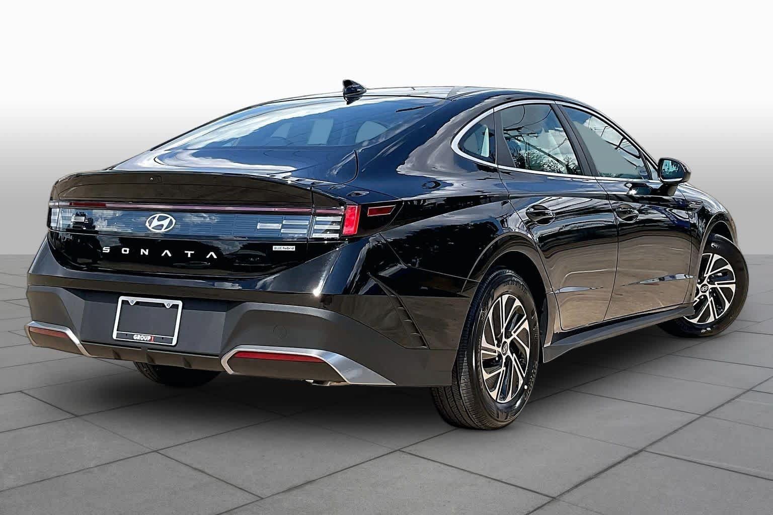 Certified 2026 Hyundai Sonata Blue FWD image 13