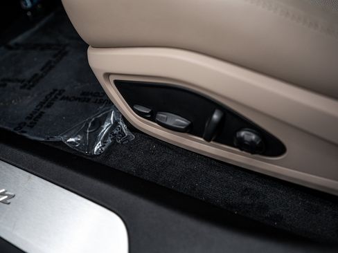 New 2025 Porsche Taycan image 18