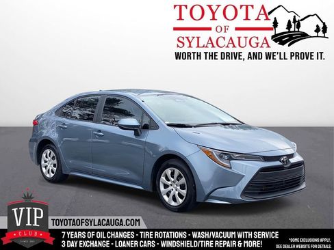Used 2025 Toyota Corolla LE w/ Convenience Package image 1