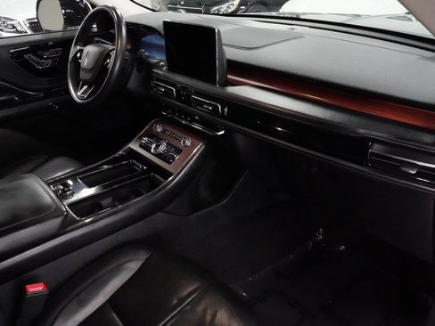 Used 2023 Lincoln Aviator Grand Touring AWD/4WD image 34