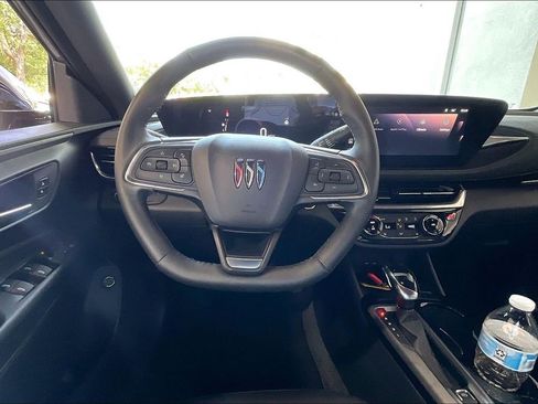 Used 2024 Buick Envista Sport Touring w/ Convenience I Package FWD image 5