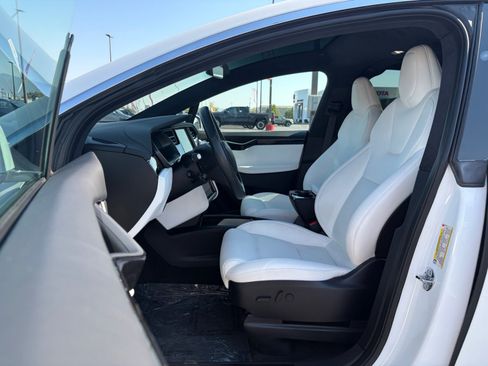 Used 2021 Tesla Model X Long Range AWD/4WD image 8