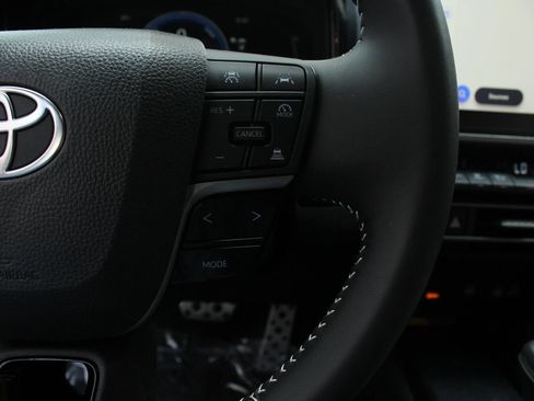 Used 2026 Toyota Camry SE w/ Multimedia Upgrade Package FWD image 31