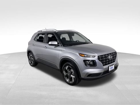 New 2026 Hyundai Venue SEL FWD image 7