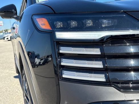 New 2026 Nissan Kicks SR image 13